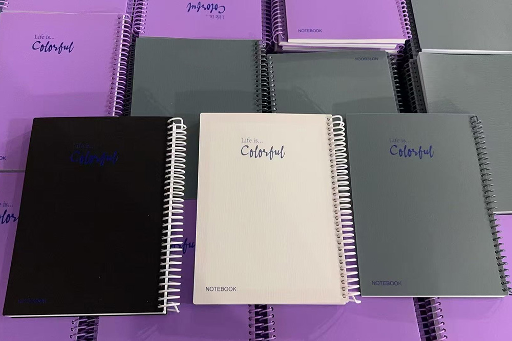 Se lanza el nuevo cuaderno de bobina espiral, iluminando una nueva experiencia de escritura