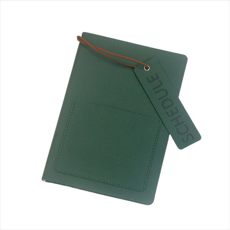 Cuaderno de cuero atado